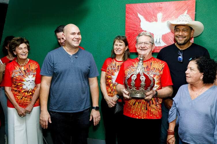 Devotos da Festa do Senhor Divino 2025 são recebidos na Prefeitura de Cuiabá