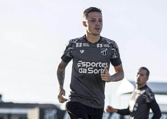 Ceará x Sport: Onde assistir, escalações e tudo sobre o duelo na Arena Castelão. Imagem: Felipe Santos Ceará SC