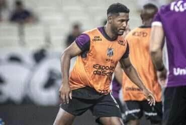 Ceará x Vitória: Onde assistir, escalações e tudo sobre o clássico nordestino pelo Brasileirão 2025. Imagem: Felipe Santos Ceará SC