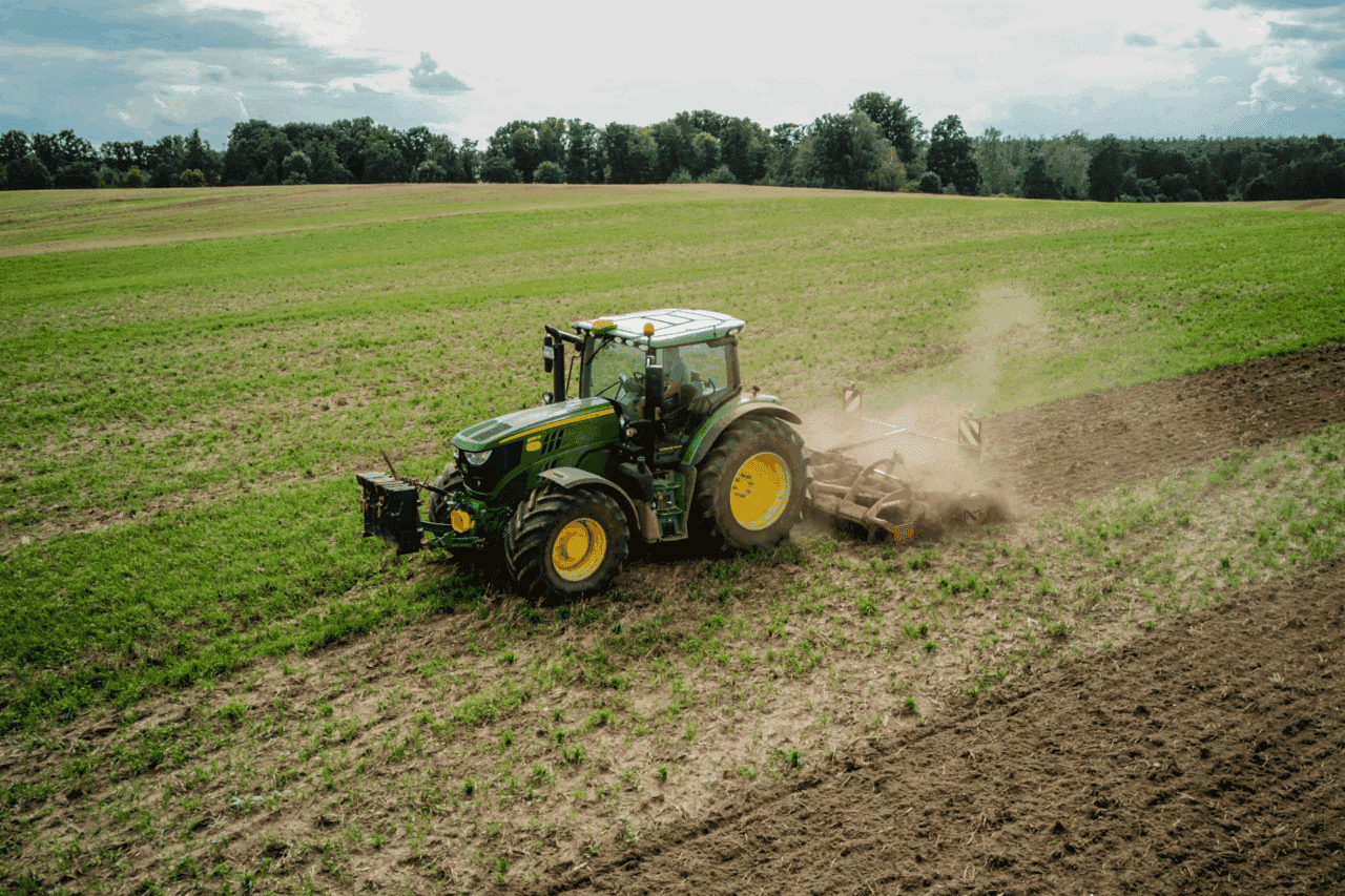 Foto de trator- máquina-rural-financiamento rural