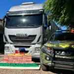 Caminhão lotado de entorpecentes é apreendido em Mato Grosso; 105 kg de cocaína saem de circulação