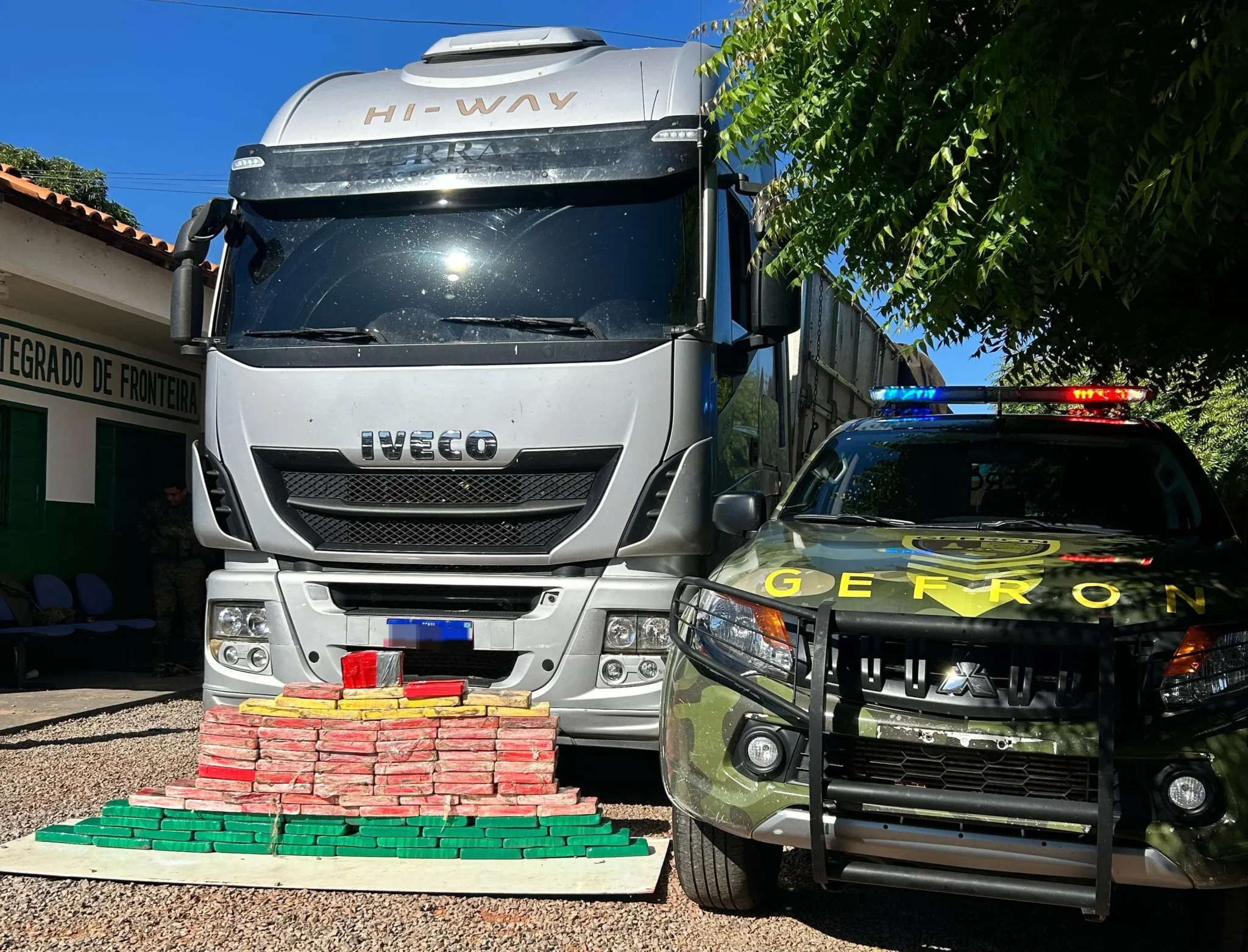 Caminhão lotado de entorpecentes é apreendido em Mato Grosso; 105 kg de cocaína saem de circulação