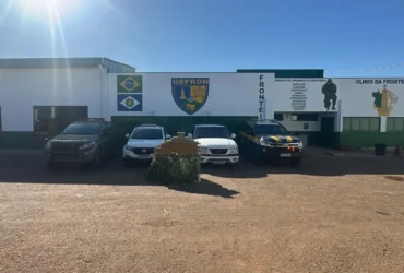 Gefron e PRF apreendem 61 tabletes de cocaína e skunk em compartimento oculto em Mato Grosso