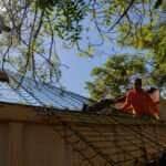 Grades retiradas das praças públicas de Rondonópolis começam a ser reaproveitadas no cercamento de espaços públicos