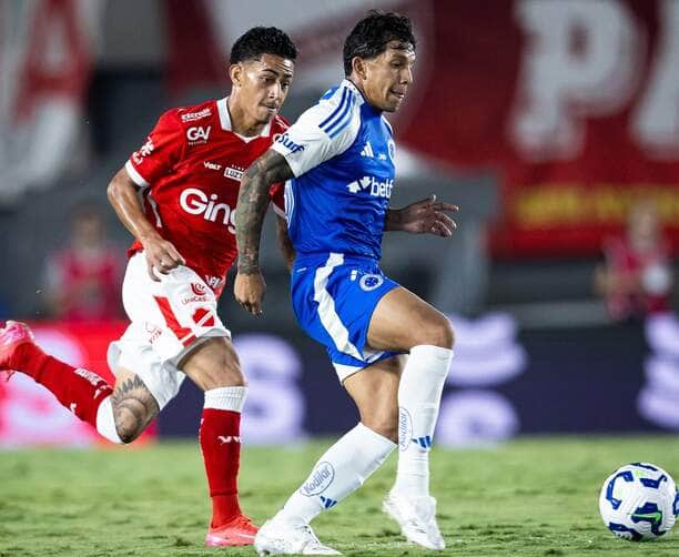 Fortaleza x Cruzeiro: onde assistir, prováveis escalações e como chegam os times para o duelo no Castelão pelo Brasileirão 2025. Imagem: Heber Gomes/Cruzeiro