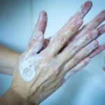 O simpósio online é focado na prevenção de Infecções Relacionadas à Assistência à Saúde (IRAS)