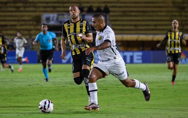 Amazonas x Operário: onde assistir, prováveis escalações e como chegam os times para o confronto pela Série B 2025. Imagem: Kauã Novaes AMFC