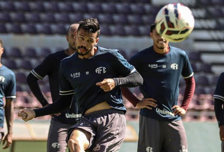 Goiás x Ferroviária: onde assistir, escalações e palpites para o duelo da Série B. Imagem: Luis Miguel Ferreira Ferroviária SAF