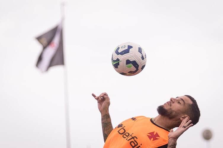 Vasco x Bragantino: Onde assistir, escalações e tudo sobre o duelo da 11ª rodada do Brasileirão. Imagem: Matheus Lima VascoDaGama