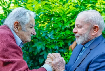 Lula: Mujica mostrou "que luta política e doçura podem andar juntas"