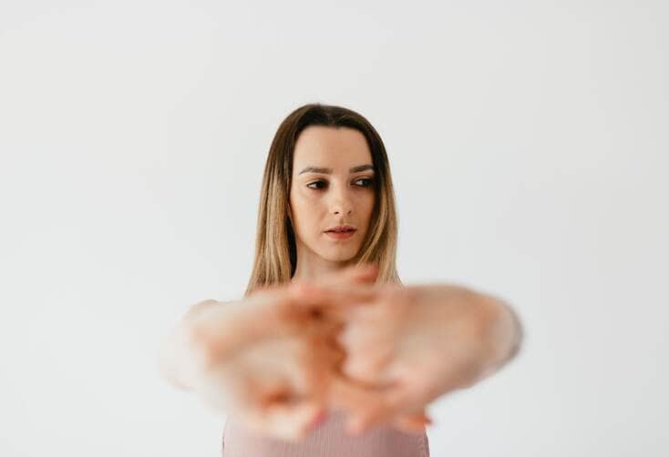 Mulher concentrada e determinada - Canva