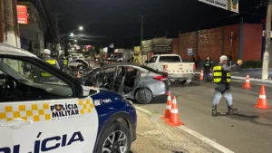 Operação em Várzea Grande resulta em prisões e dezenas de veículos removidos