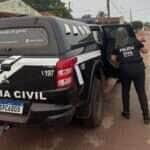 Professor é preso suspeito de beijar alunas de 8 e 10 anos em escola de Cáceres