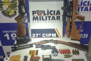 Patrulha da Polícia Militar intercepta veículo com armas e equipamentos de caça na zona rural de Mato Grosso