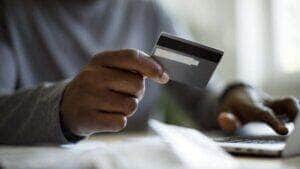 Procon de Várzea Grande alerta para os riscos do cartão de crédito consignado