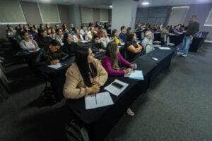 Profissionais de enfermagem de Rondonópolis recebem treinamento para alta performance
