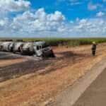 Acidente ocorreu na manhã deste sábado (10), a cerca de 110 km de Nova Mutum; caminhão transportava líquido inflamável e provocou incêndio de grandes proporções