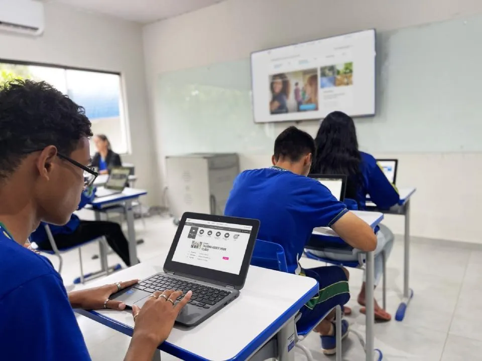 Mato Grosso atualiza plataforma digital com novos recursos para ensino de idiomas