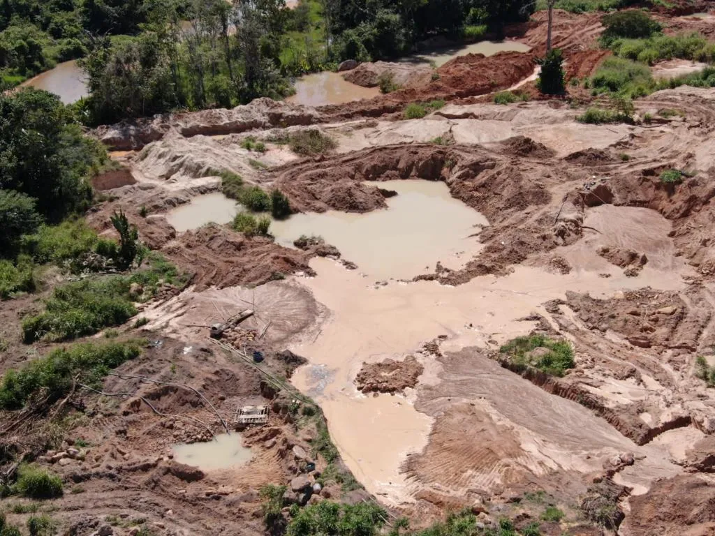 Sema aplica multas de R$ 200 mil em operação contra mineração ilegal no norte de Mato Grosso