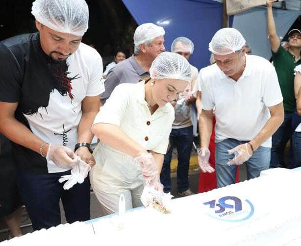 Sorriso celebra aniversário com bolo de 39 metros e festa na Praça das Fontes
