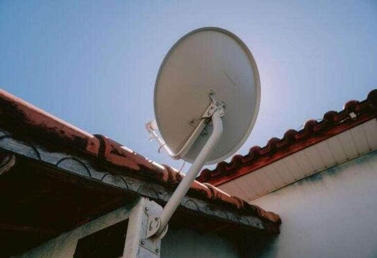 Troca gratuita da parabólica tradicional por digital encerra em junho para famílias de baixa renda em Mato Grosso