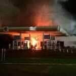 Incêndio de grandes proporções destrói conveniência e cozinha de restaurante em posto de combustível no centro de Vera