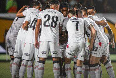 Universidad Católica x Vitória: Onde assistir ao vivo e as escalações do confronto decisivo pela Sul-Americana. Imagem: Victor Ferreira/EC Vitória