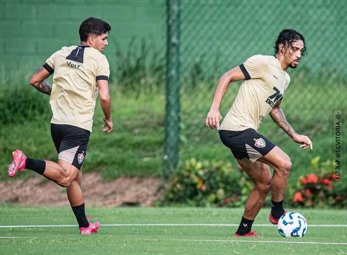 Vitória x Vasco: Onde assistir, escalações e tudo sobre o duelo no Barradão. Imagem: Victor Ferreira EC Vitória