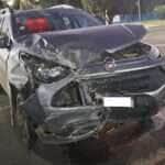 Veículo colide contra muro lateral do Estádio em Lucas do Rio Verde e é abandonado no local