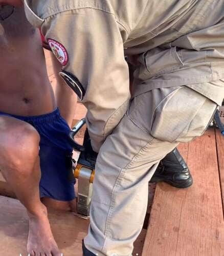 Jovem fica com a perna presa em ponte de madeira no Morocó e é resgatado pelos Bombeiros em Lucas do Rio Verde