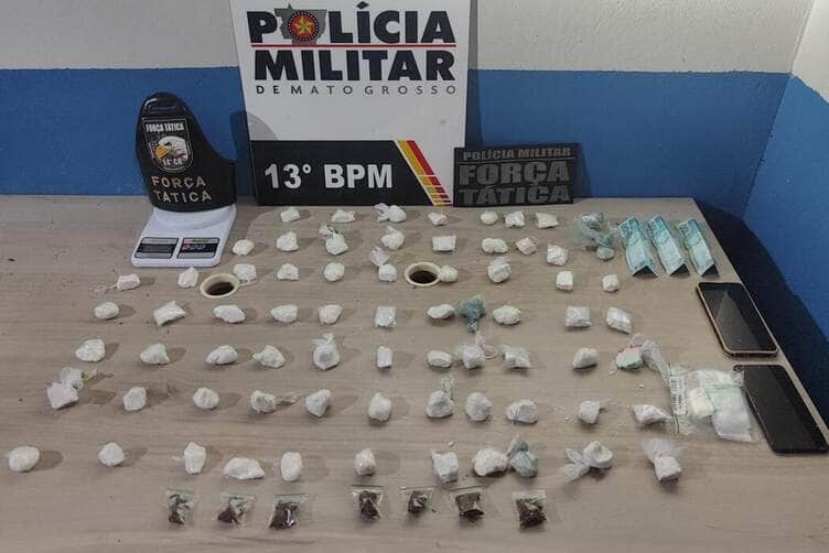 Suspeita seria integrante de facção criminosa e foi flagrada com porções de cocaína e maconha no bairro Vida Nova II