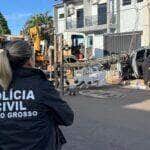 Conflito teria começado após discussão em bar no bairro Nossa Senhora Aparecida; vítima morreu dentro de picape após ser baleada e colidir em poste