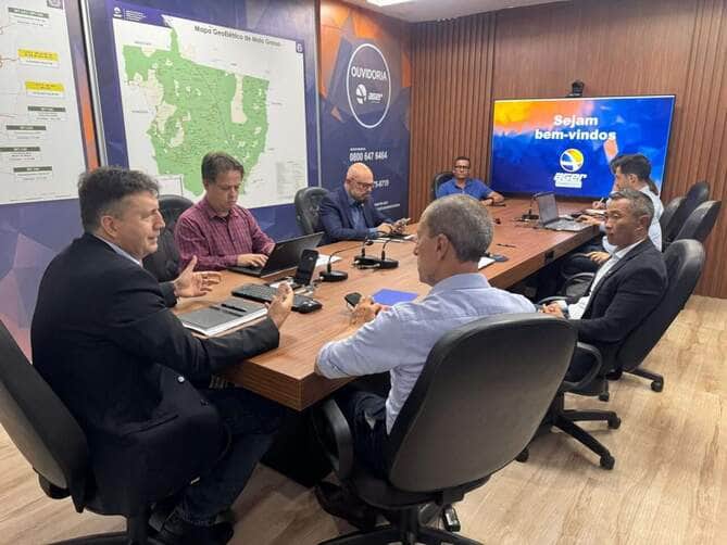 Prefeito Miguel Vaz visita sede da Ager-MT e discute convênio que pode transformar o município em referência estadual no cumprimento do Novo Marco Legal do Saneamento