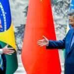 13.05.2025 - Presidente da República, Luiz Inácio Lula da Silva e o Presidente da República Popular da China, Xi Jinping, durante a cerimônia de assinatura de Atos, no Palácio do Povo. Pequim - China.  Foto: Ricardo Stuckert / PR