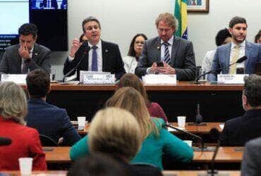 Brasília (DF), 21/05/2025  - Ministro da Educação, Camilo Santana durante  audiência pública na Comissão de Educação da Câmara. Foto: Lula Marques/Agência Brasil