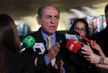 Brasília (DF), 21/05/2025  - Reunião da Comissão de Constituição, Justiça e Cidadania (CCJ) do Senado que votou a proposta de emenda à Constituição (PEC 12/2022) que proíbe a reeleição dos chefes do Poder Executivo (presidente, governadores e prefeitos) para o mesmo cargo no período subsequente. ( Relator, senador Marcelo Castro).  Foto: Lula Marques/Agência Brasil