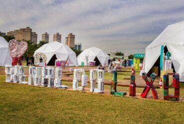 Brasília (DF), 21/05/2025 - Bienal do Lixo é um evento que propõe usar a arte a serviço da transformação positiva da sociedade e do resgate da vida sem desperdícios. Um espaço onde criatividade e informação se unem para explicar a força do nosso impacto e da nossa responsabilidade sobre o destino deste planeta.
Foto: Bienal do lixo/Divulgação