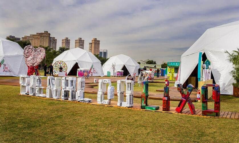 Brasília (DF), 21/05/2025 - Bienal do Lixo é um evento que propõe usar a arte a serviço da transformação positiva da sociedade e do resgate da vida sem desperdícios. Um espaço onde criatividade e informação se unem para explicar a força do nosso impacto e da nossa responsabilidade sobre o destino deste planeta.
Foto: Bienal do lixo/Divulgação