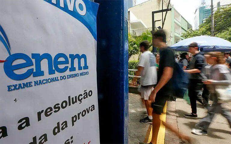 Cinco caminhos para o ensino superior que começam com o Enem - Paulo Pinto/Agência Brasil