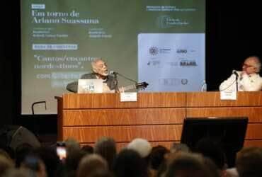 Rio de Janeiro (RJ), 13/05/2025 – Os acadêmicos Gilberto Gil e Joaquim Falcão na conferência