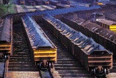 Brasília (DF) 10/02/2025 - Minério de Ferro e pelotas, A matéria-prima essencial para a fabricação do aço é encontrada na natureza em forma de rochas misturada a outros elementos. Por meio de diversos processos industriais com alta tecnologia, o minério de ferro é beneficiado para, em seguida, ser vendido à indústria siderúrgica.
Foto: Vale/Arquivo/Divulgação