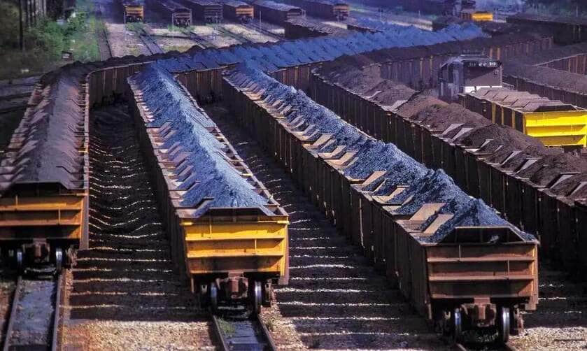 Brasília (DF) 10/02/2025 - Minério de Ferro e pelotas, A matéria-prima essencial para a fabricação do aço é encontrada na natureza em forma de rochas misturada a outros elementos. Por meio de diversos processos industriais com alta tecnologia, o minério de ferro é beneficiado para, em seguida, ser vendido à indústria siderúrgica.
Foto: Vale/Arquivo/Divulgação