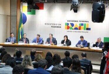 Brasília (DF), 22/05/2025 - O ministro da Fazenda, Fernando Haddad, e a ministra do Planejamento e Orçamento, Simone Tebet, durante divulgação dos dados do Relatório de Avaliação de Receitas e Despesas Primárias do 2º bimestre de 2025. Foto: Valter Campanato/Agência Brasil