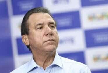 Brasília (DF), 05/05/2025 - O ministro do Trabalho e Emprego, Luiz Marinho, visita feira de artesanato durante a Semana do Trabalho, que conta com uma série de ações e serviços gratuitos para o público, na sede do ministério, em Brasília. Foto: Marcelo Camargo/Agência Brasil