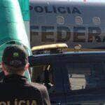 Integrante de facção criminosa vai a presídio federal de segurança máxima após ser entregue à PF -