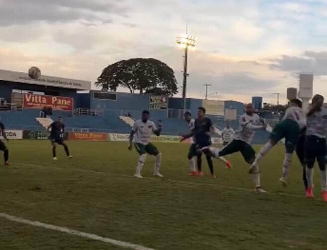 Lance de Aparecidense x Luverdense. Imagem: Reprodução