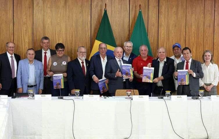 Valter Campanato/Agência Brasil Brasília (DF), 29/04/2025 - O presidente da república, Luiz Inácio Lula da Silva, durante encontro com dirigentes das centrais sindicais, realizado no Palácio do Planalto. Foto: Valter Campanato/Agência Brasil