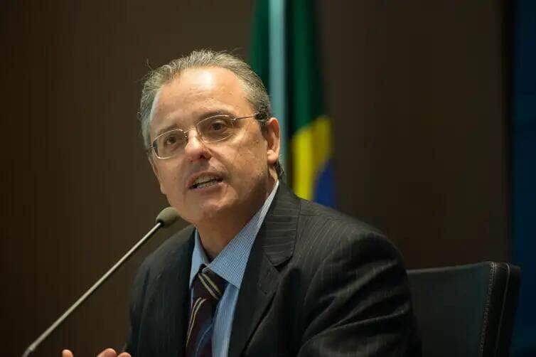 O diretor de Políticas, Instituições e Democracia do IPEA, Daniel Cerqueira, durante apresentação dos livros Pensamento Estratégico, Planejamento Governamental e Desenvolvimento no Brasil(Marcelo Camargo/Agência Brasil)