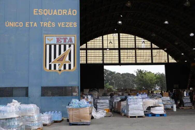 São Paulo (SP), 24/05/2024 - Doações para o Rio Grande do Sul armazenadas no hangar da Base Aérea de São Paulo. Foto: Rovena Rosa/Agência Brasil