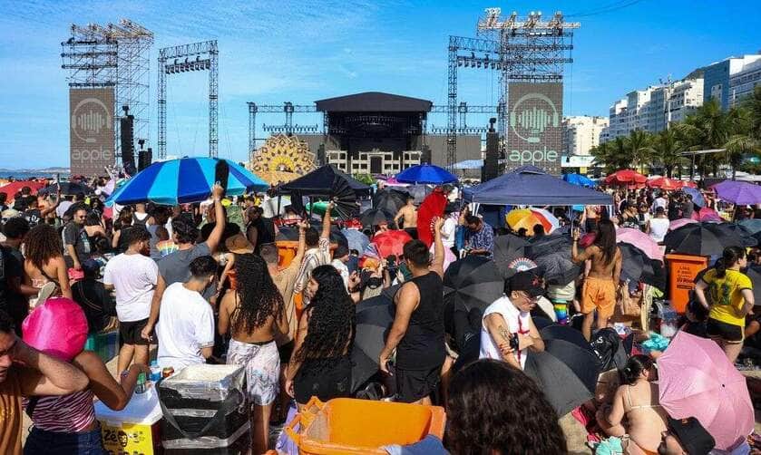 Rio de Janeiro (RJ), 03/05/2025 – Público enfrenta fila para acesso ao local do show da Lady Gaga na praia de Copacabana, na zona sul do Rio de Janeiro. Foto: Tomaz Silva/Agência Brasil